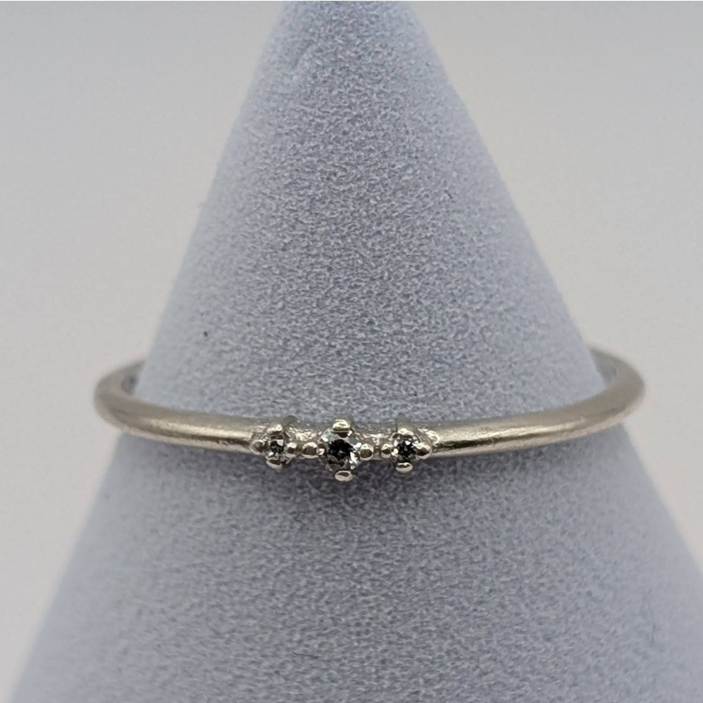 Sterling Silver 925 3-Stone Cubic Zirconia Minimalist Stackable Ring Size 7.5 - Picture 3 of 8